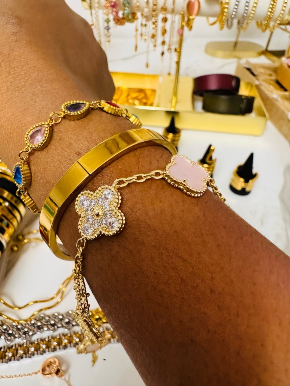 Gold Chain Bracelet with Pink Clover Accents - Picture 7 of 11